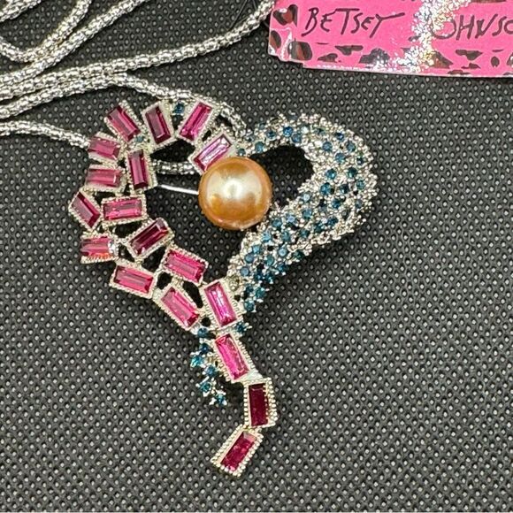 Betsey Johnson Jewelry - NECKLACE! Betsey Johnson Heart Mixed-Media Pendant/Brooch Combo BNWT